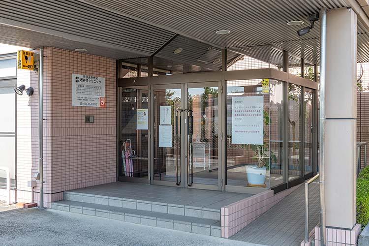 スロープのあるエントランス