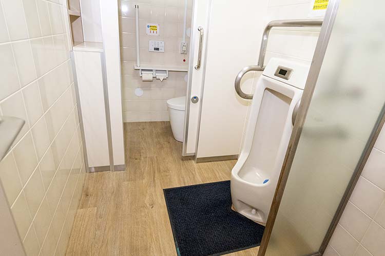 多目的トイレ（男性用）