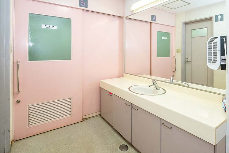 パウダールーム